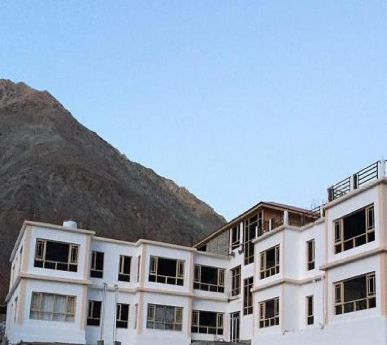 The Nun-Kun Residency Kargil Hotel Exterior foto